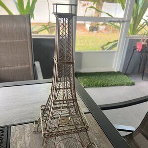 Chic Metal Statue of Eiffel Tower in Paris